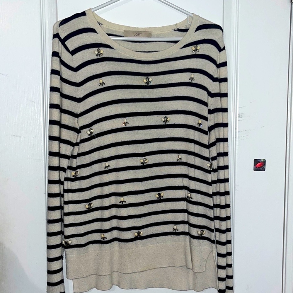 Sweater with beads